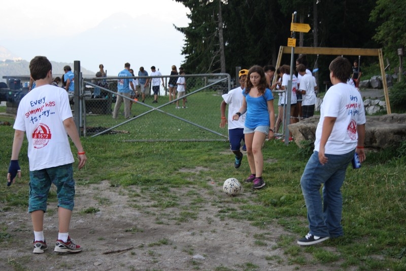 Village Camps International Summer Camp Leysin, Switzerland 2025-08-09 https://www.villagecamps.com/journals_admin/images/710-14-campfire (48).jpg